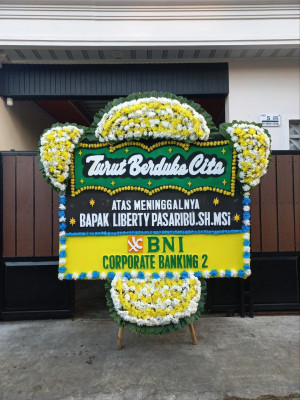 Papan Bunga Duka di Medan Maimun