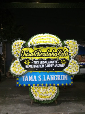 Papan Bunga Duka di Medan Maimun
