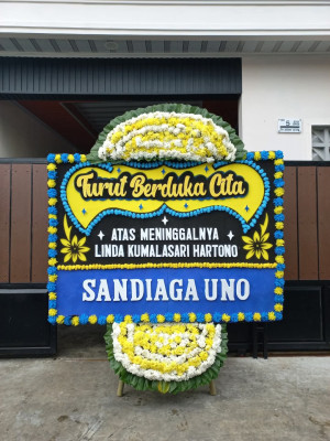 Papan Bunga Duka di Medan Maimun