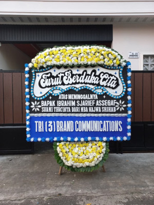 Papan Bunga Duka di Medan Maimun